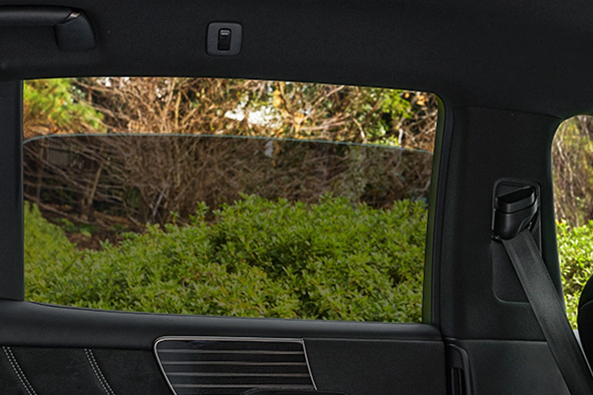 (Sample Only) Thermal Shield 30 Has Been Installed on the Side Window